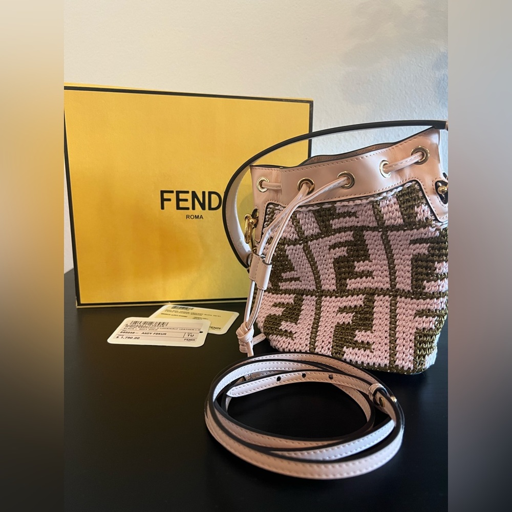 FENDI Raffia Vitello Crochet Mini Mon Tresor Bucket Bag Natural Light Rose